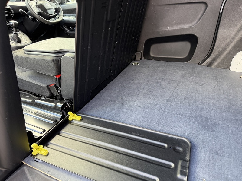 Vauxhall Combo Turbo D 2300 Sportive - U8948