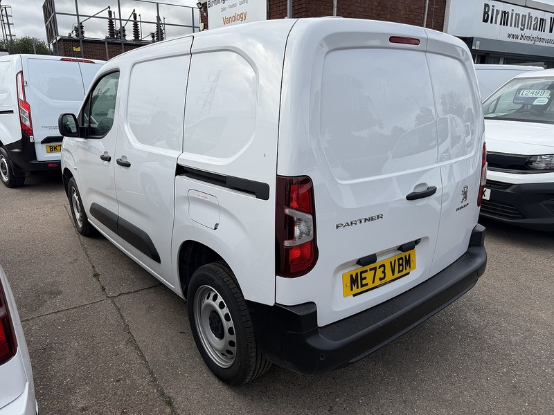 Peugeot Partner BlueHDi 1000 Professional Premium + - U8952