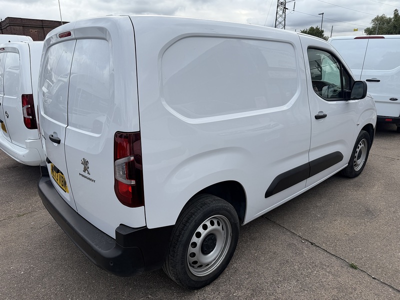 Peugeot Partner BlueHDi 1000 Professional Premium + - U8952