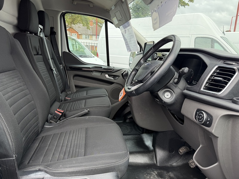 Ford Transit Custom 300 EcoBlue Limited - U8953