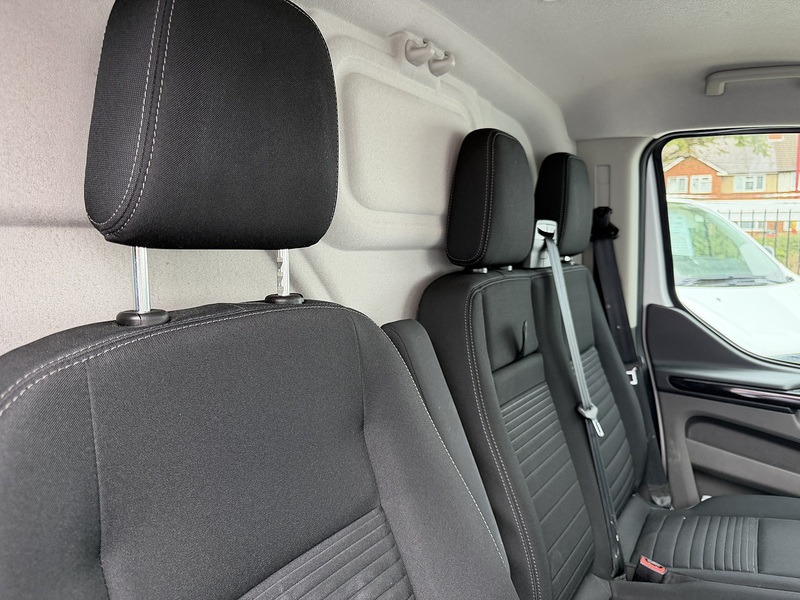 Ford Transit Custom 300 EcoBlue Limited - U8953