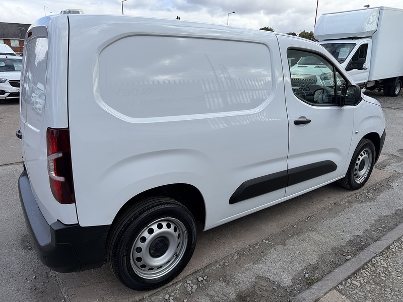 Peugeot Partner BlueHDi 1000 Professional Premium + - U8961