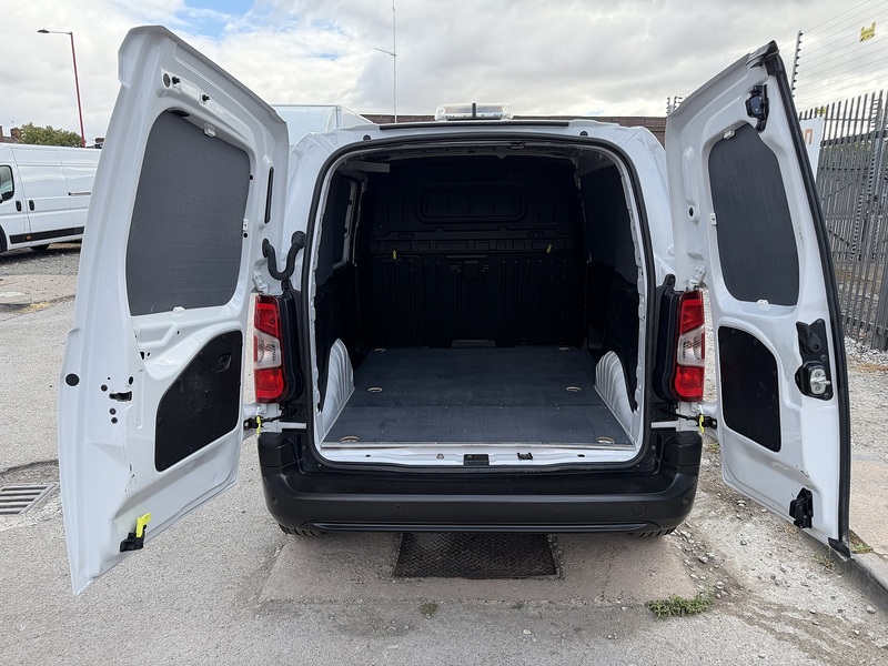 Peugeot Partner BlueHDi 1000 Professional Premium + - U8961