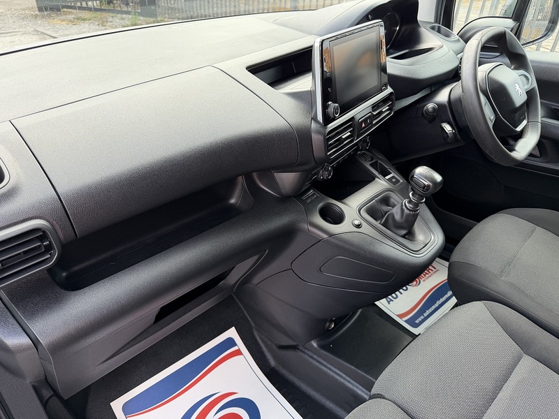 Peugeot Partner BlueHDi 1000 Professional Premium + - U8961