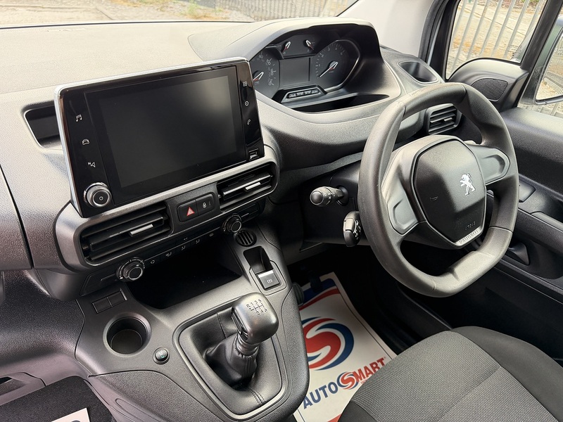 Peugeot Partner BlueHDi 1000 Professional Premium + - U8961