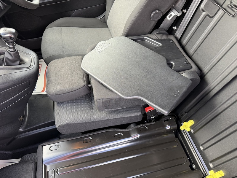 Peugeot Partner BlueHDi 1000 Professional Premium + - U8961