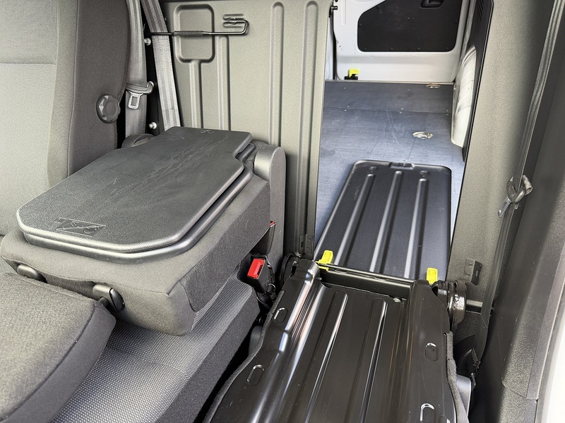 Peugeot Partner BlueHDi 1000 Professional Premium + - U8961