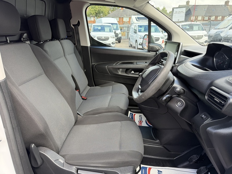Peugeot Partner BlueHDi 1000 Professional Premium + - U8961