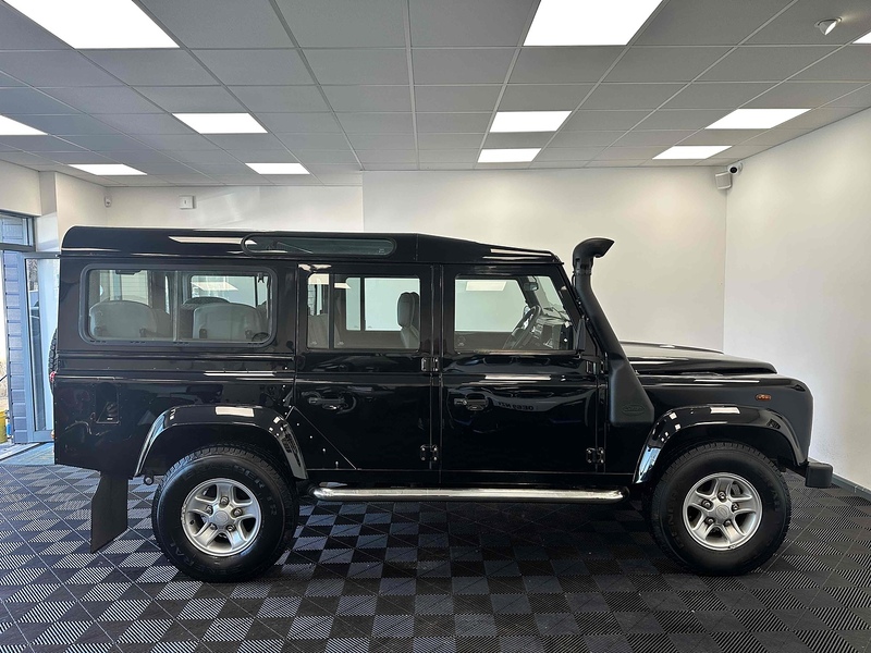 Land Rover Defender 110 TD5 County - U1845