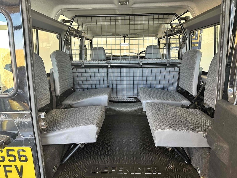 Land Rover Defender 110 TD5 County - U1845