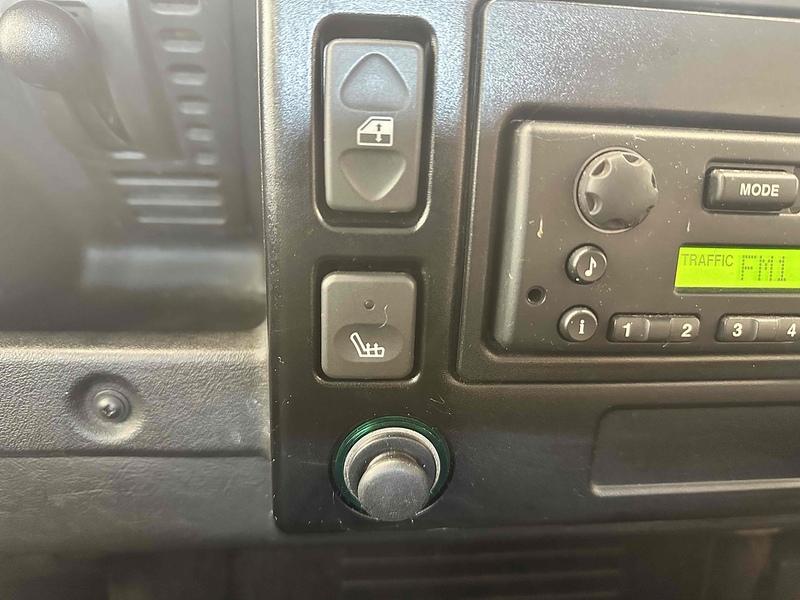 Land Rover Defender 110 TD5 County - U1845