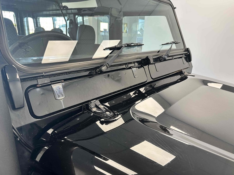 Land Rover Defender 110 TD5 County - U1845