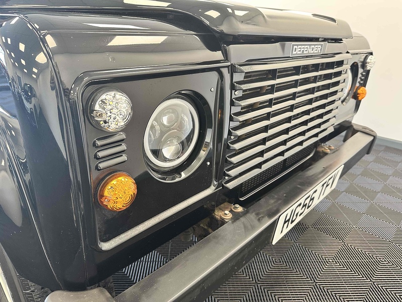 Land Rover Defender 110 TD5 County - U1845