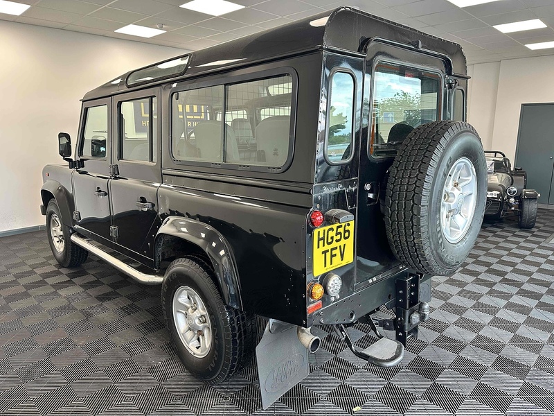 Land Rover Defender 110 TD5 County - U1845