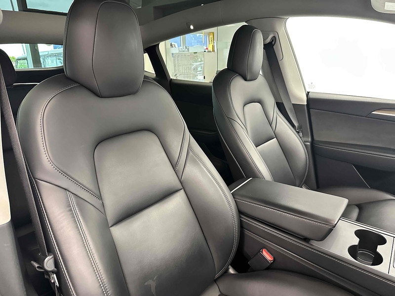 Tesla Model Y Long Range - U1880