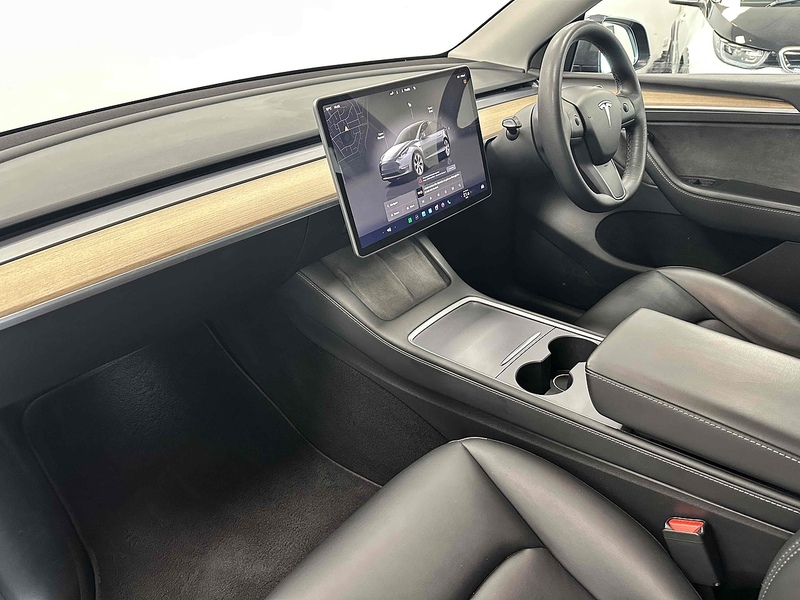 Tesla Model Y Long Range - U1880