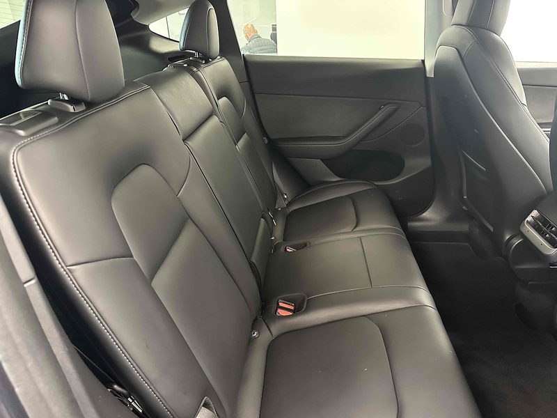 Tesla Model Y Long Range - U1880