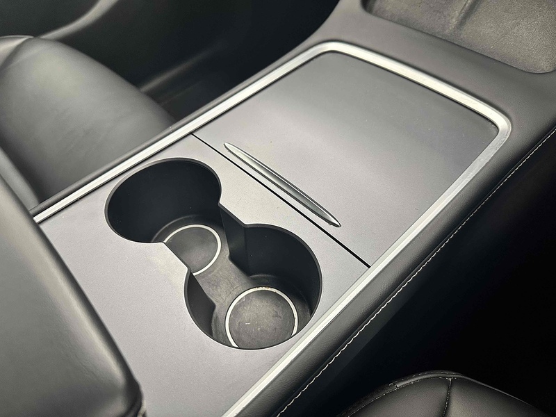 Tesla Model Y Long Range - U1880