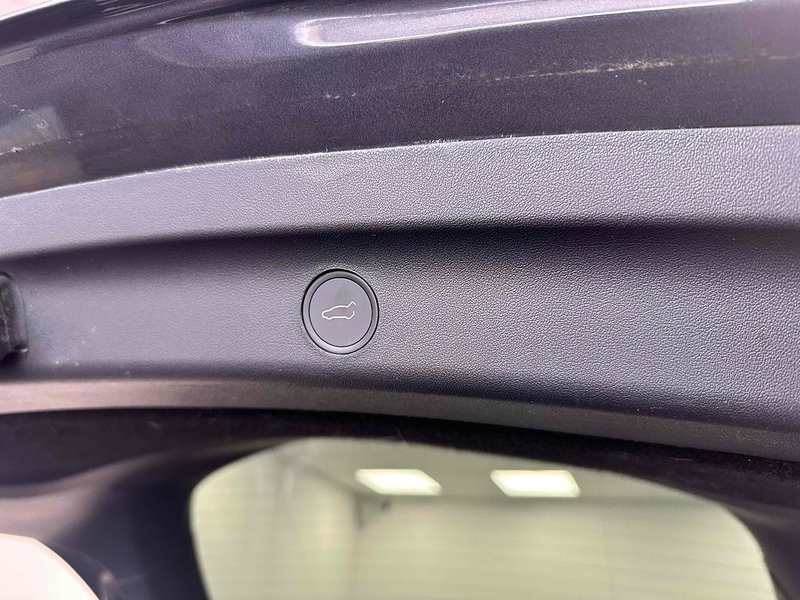 Tesla Model Y Long Range - U1880