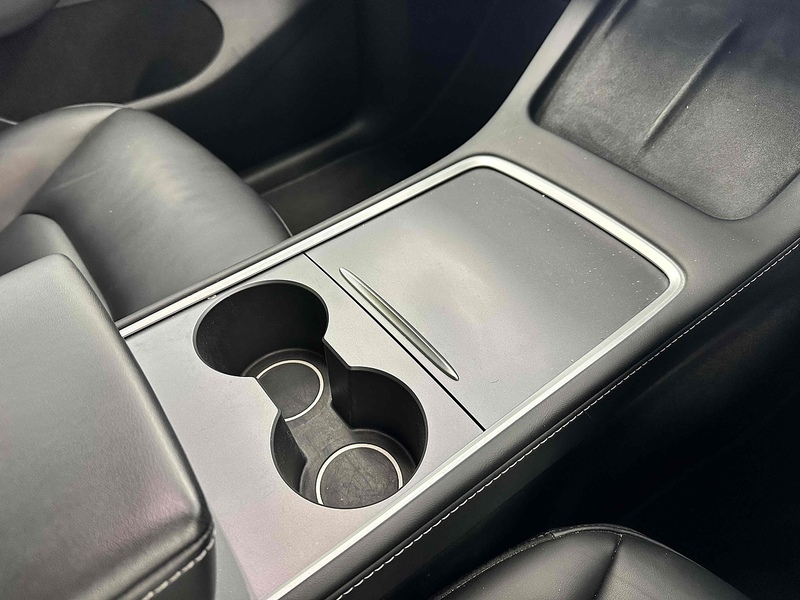 Tesla Model Y Long Range - U1906