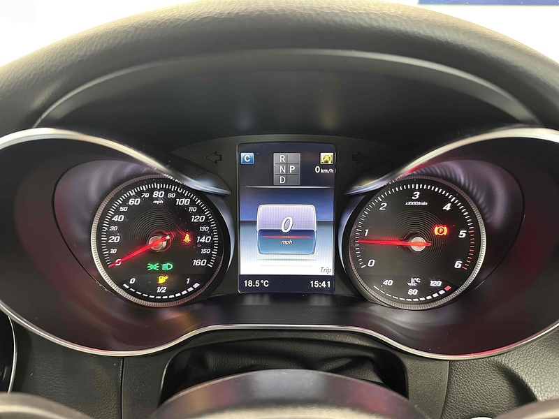 Mercedes-Benz GLC GLC220d AMG Line - U1914