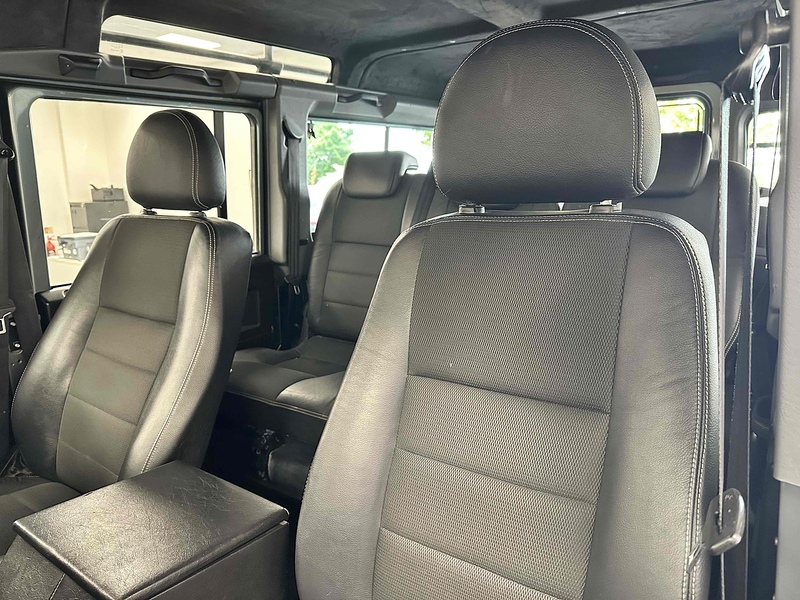 Land Rover Defender 110 TDCi XS - U1918