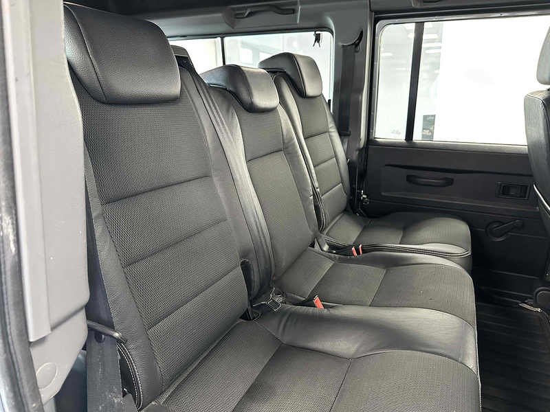 Land Rover Defender 110 TDCi XS - U1918