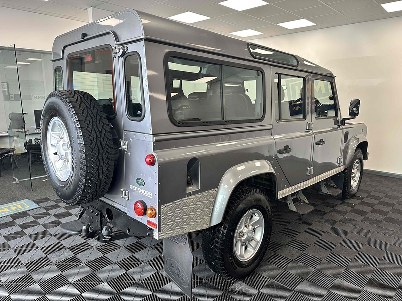 Land Rover Defender 110 TDCi XS - U1919