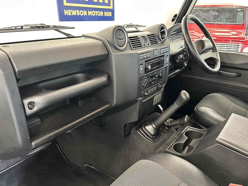 Land Rover Defender 110 TDCi XS - U1919