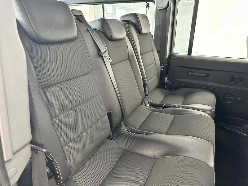 Land Rover Defender 110 TDCi XS - U1919