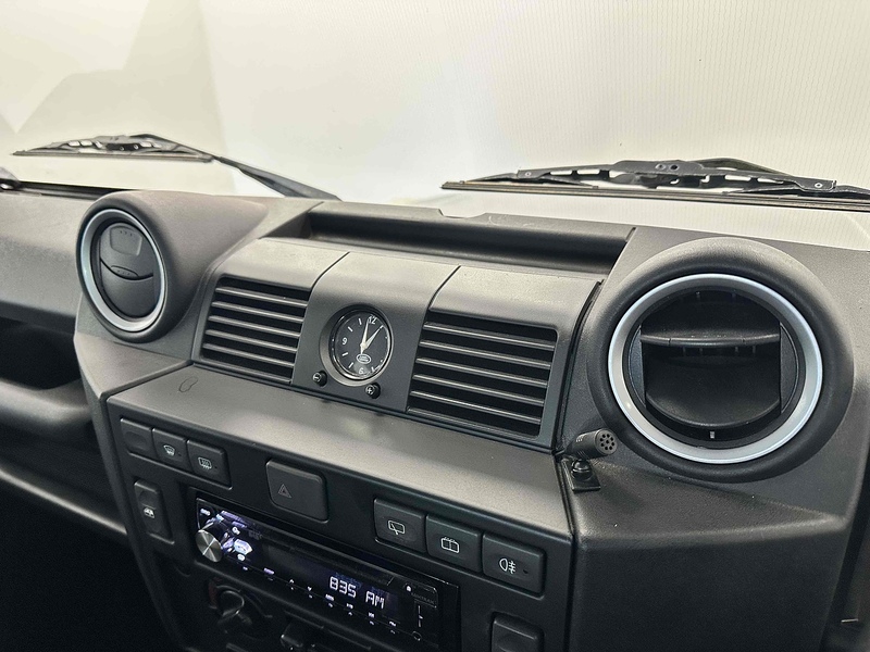 Land Rover Defender 110 TDCi XS - U1919