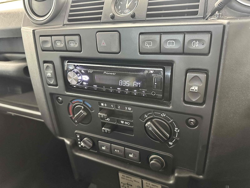 Land Rover Defender 110 TDCi XS - U1919