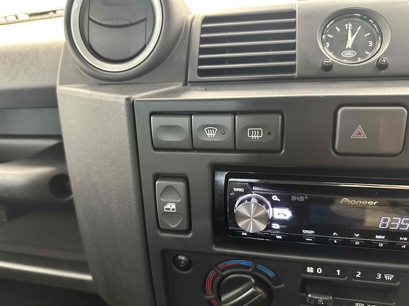 Land Rover Defender 110 TDCi XS - U1919