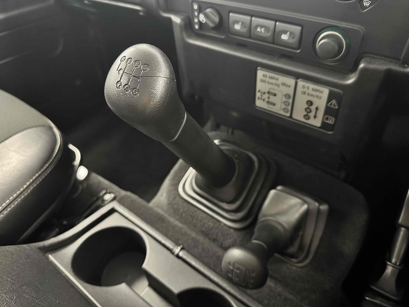 Land Rover Defender 110 TDCi XS - U1919