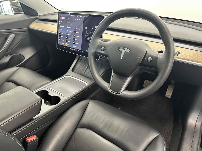 Tesla Model 3 Standard Range Plus - U1920