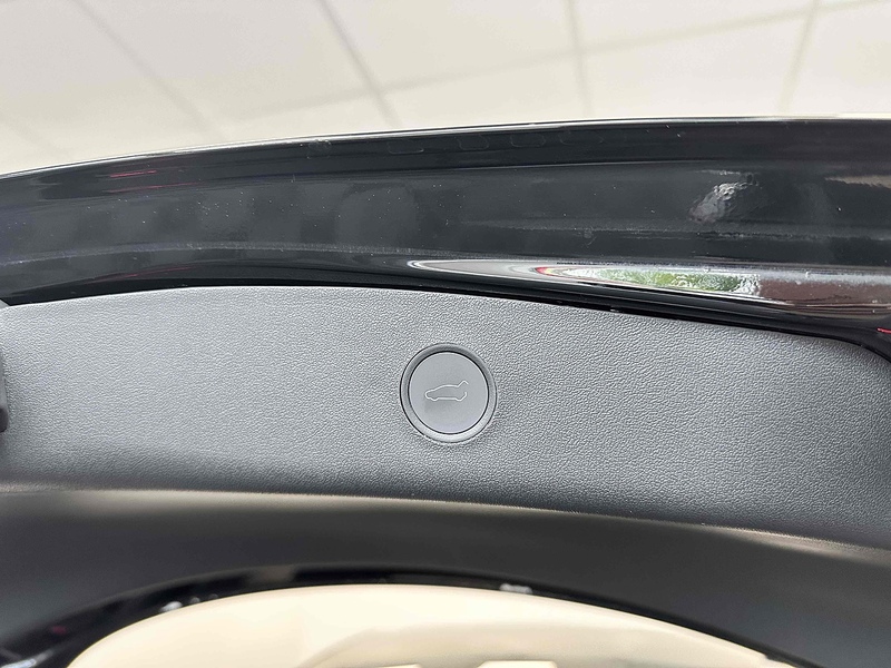 Tesla Model 3 Standard Range Plus - U1920