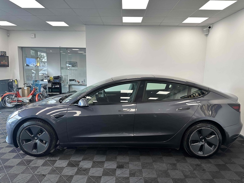 Tesla Model 3 Standard Range Plus - U1924
