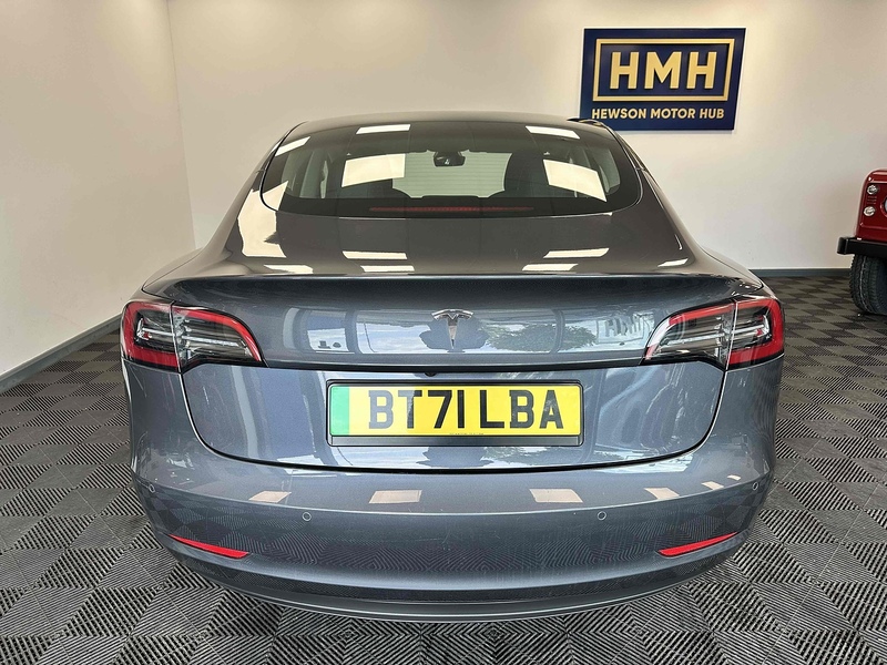 Tesla Model 3 Standard Range Plus - U1924