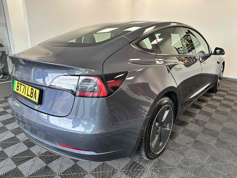 Tesla Model 3 Standard Range Plus - U1924