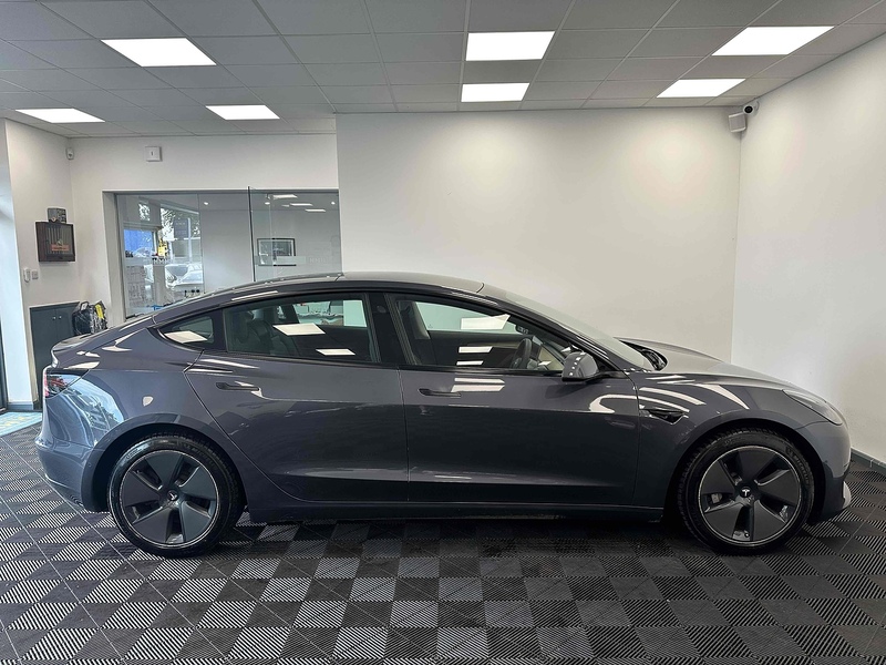 Tesla Model 3 Standard Range Plus - U1924