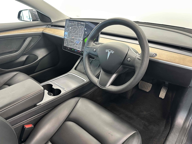 Tesla Model 3 Standard Range Plus - U1924