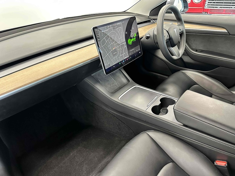 Tesla Model 3 Standard Range Plus - U1924