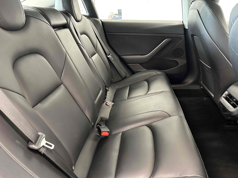 Tesla Model 3 Standard Range Plus - U1924