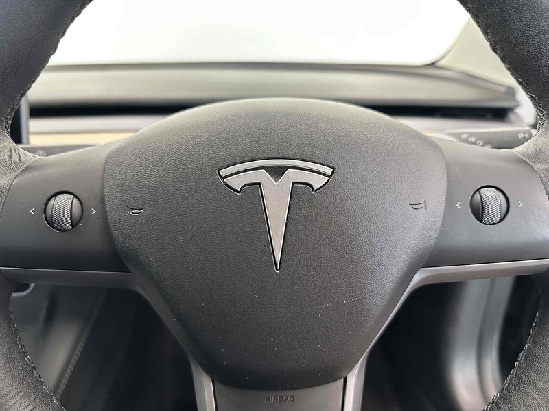 Tesla Model 3 Standard Range Plus - U1924