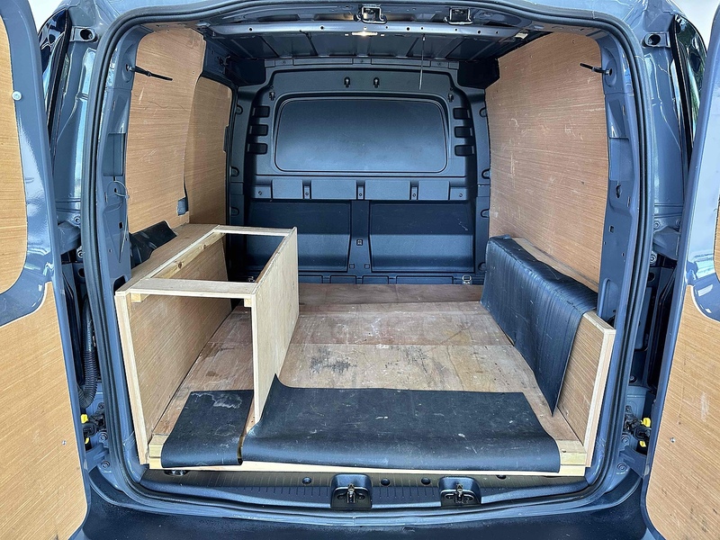 Volkswagen Caddy TSI C20 Commerce - U1926