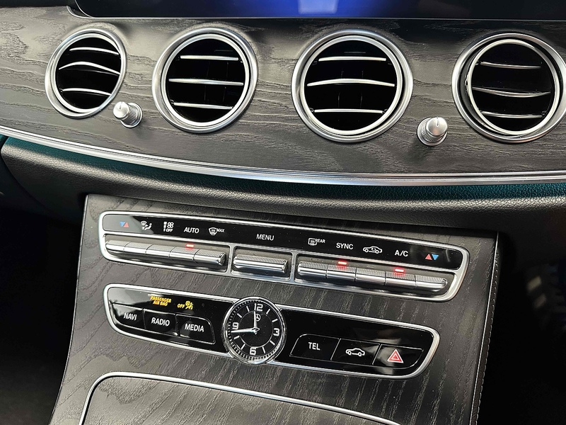 Mercedes-Benz E Class E220d AMG Line Night Edition - U1941