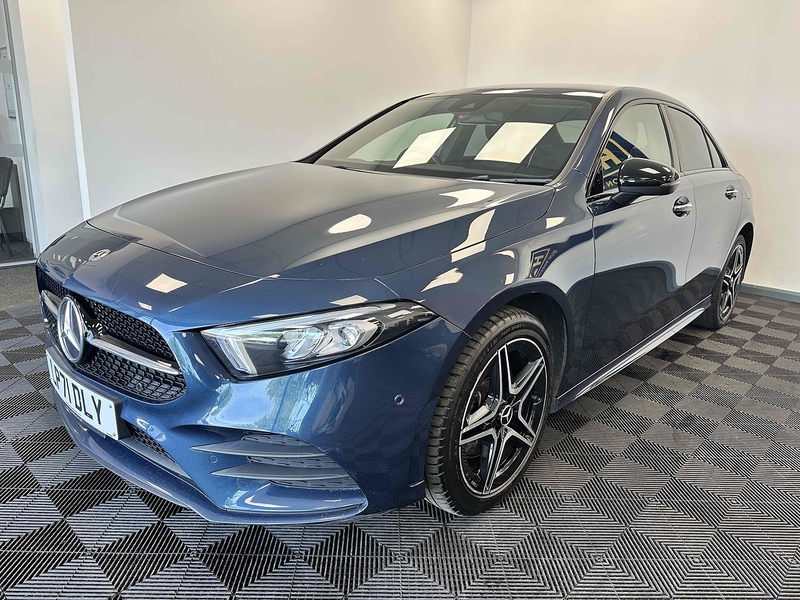 Mercedes-Benz A Class A250e AMG Line Edition - U1943