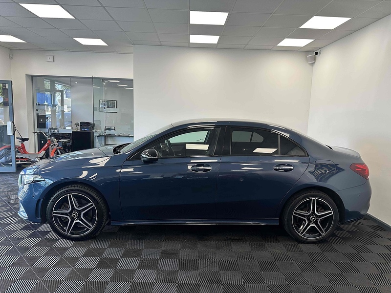 Mercedes-Benz A Class A250e AMG Line Edition - U1943