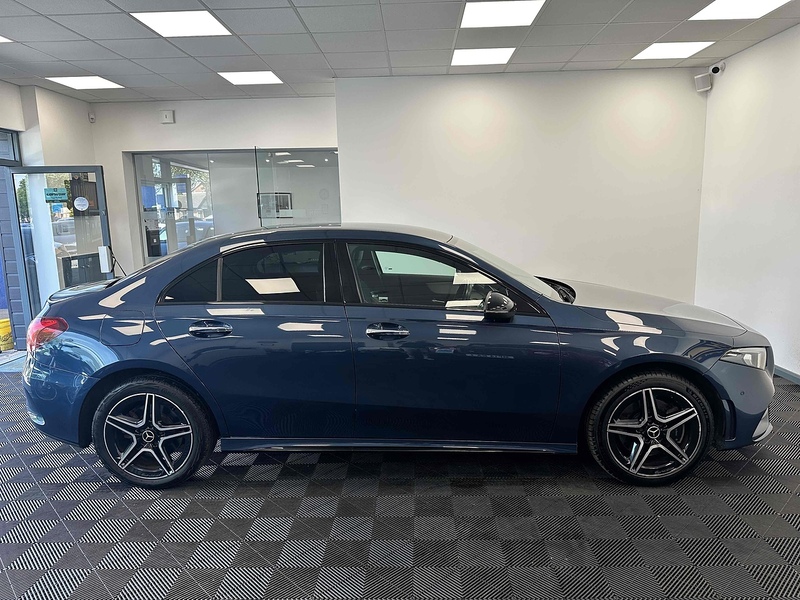 Mercedes-Benz A Class A250e AMG Line Edition - U1943