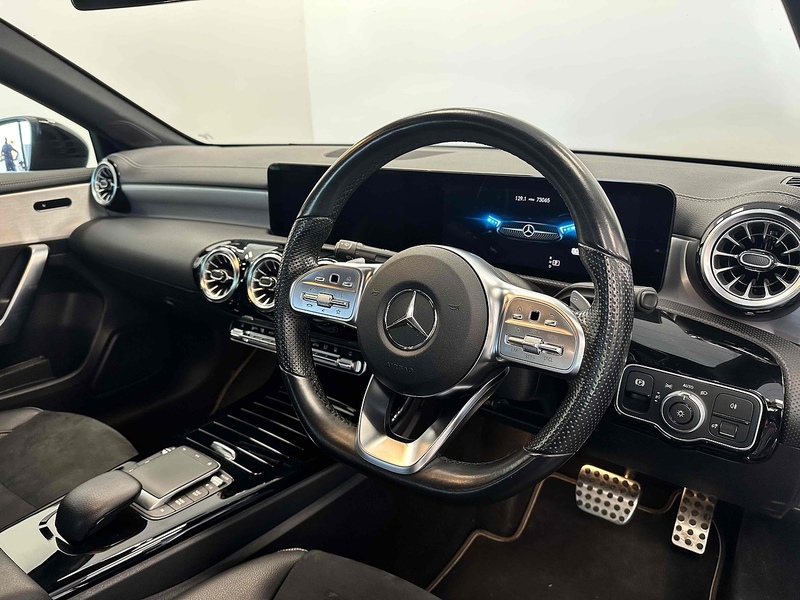 Mercedes-Benz A Class A250e AMG Line Edition - U1943